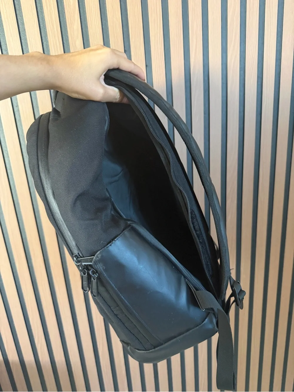 Alphalete Black Men's Sleek Front-Zip Backpack
